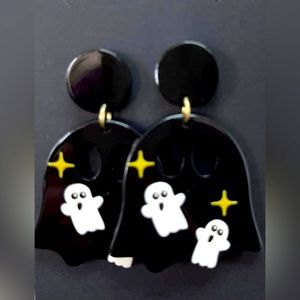 Black earrings with ghosts